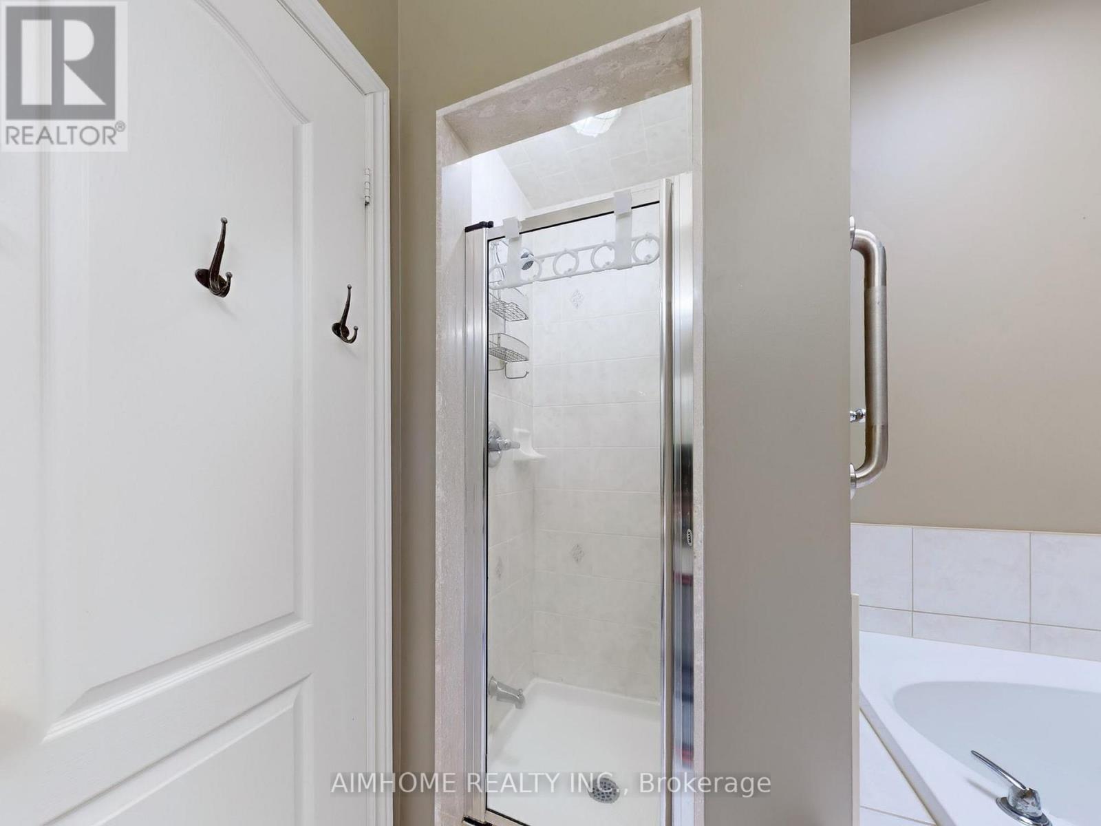 68 Wheelwright Drive, Richmond Hill, Ontario  L4E 5A1 - Photo 30 - N12560438