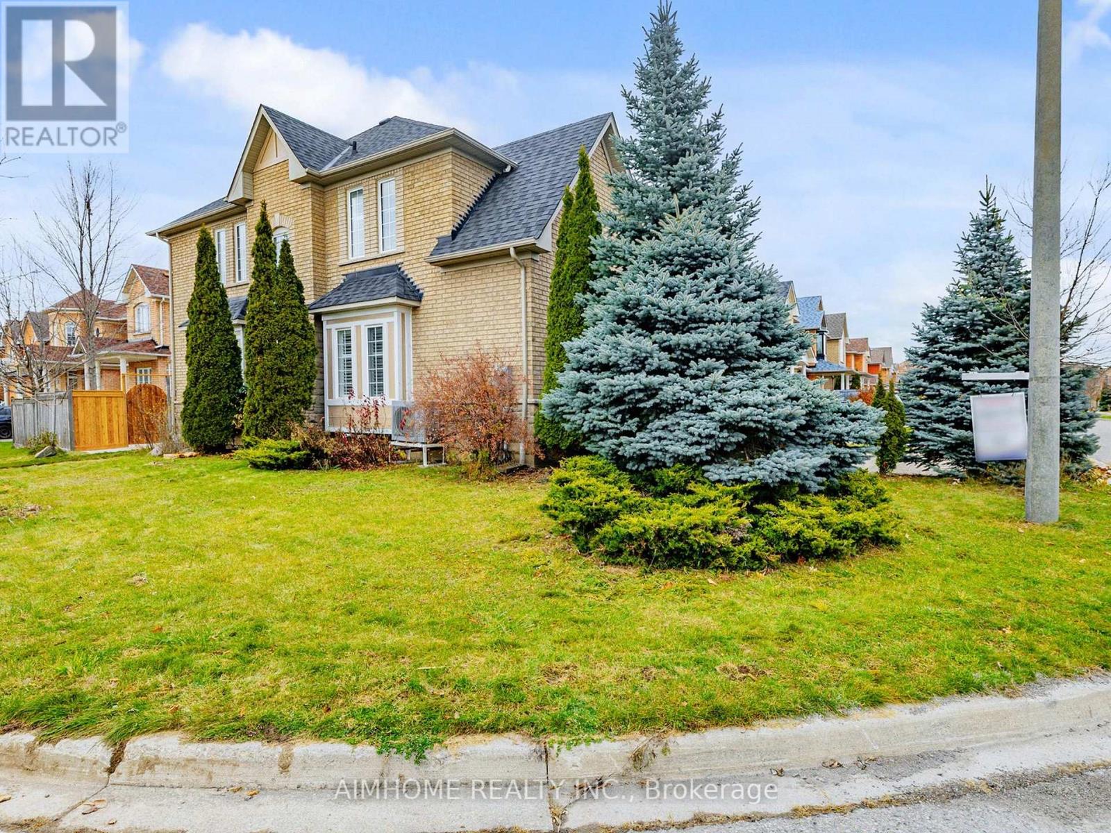 68 Wheelwright Drive, Richmond Hill, Ontario  L4E 5A1 - Photo 4 - N12560438