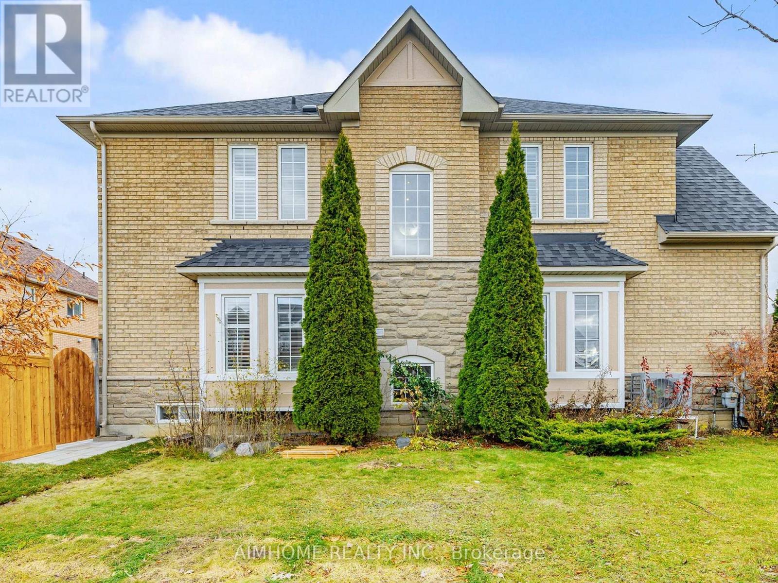 68 Wheelwright Drive, Richmond Hill, Ontario  L4E 5A1 - Photo 5 - N12560438