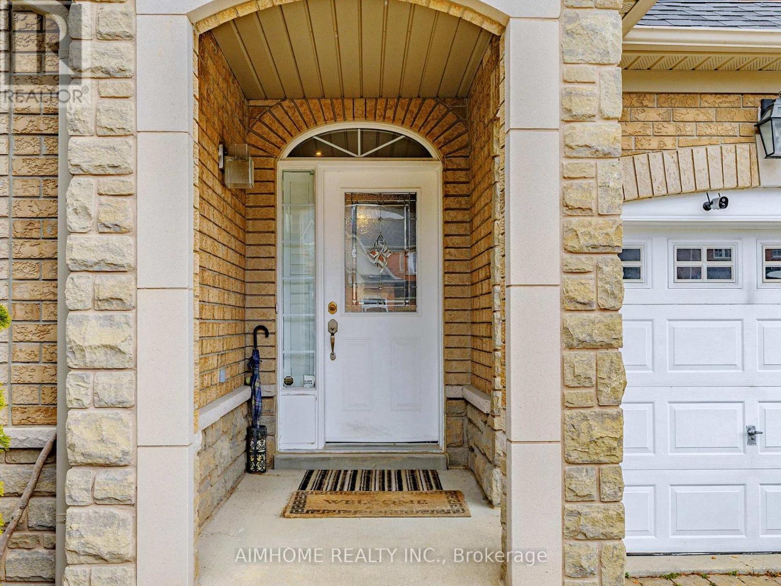 68 Wheelwright Drive, Richmond Hill, Ontario  L4E 5A1 - Photo 6 - N12560438