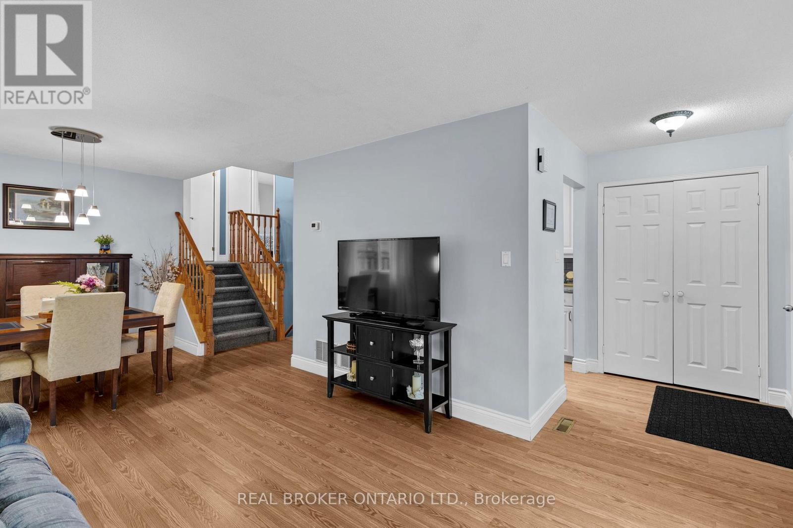 27 Knicely Road, Barrie, Ontario  L4N 6V3 - Photo 8 - S12560276