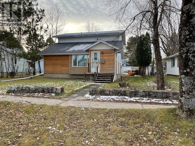 150 St. Charles St, Dryden, Ontario  P8N 1L7 - Photo 2 - TB253512