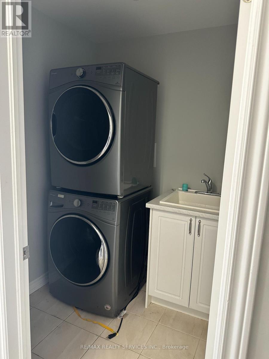 5 Hines Street, Brampton, Ontario  L7A 0G7 - Photo 14 - W12560304