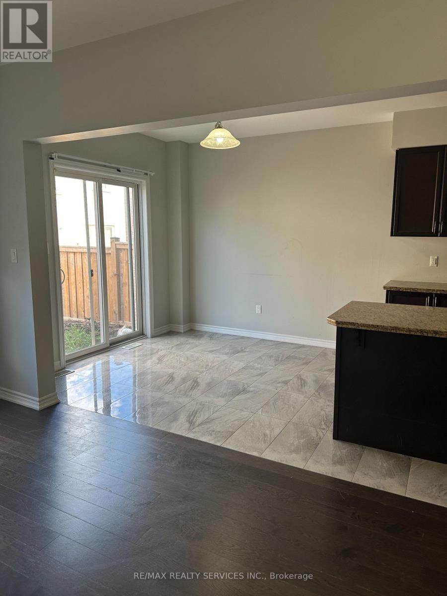 5 Hines Street, Brampton, Ontario  L7A 0G7 - Photo 5 - W12560304