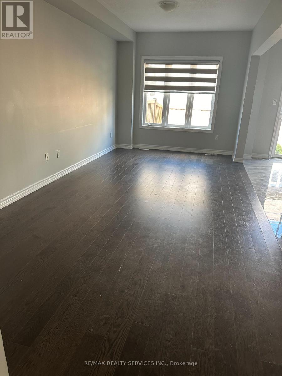 5 Hines Street, Brampton, Ontario  L7A 0G7 - Photo 7 - W12560304