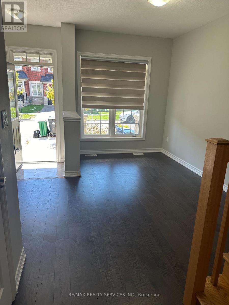 5 Hines Street, Brampton, Ontario  L7A 0G7 - Photo 8 - W12560304