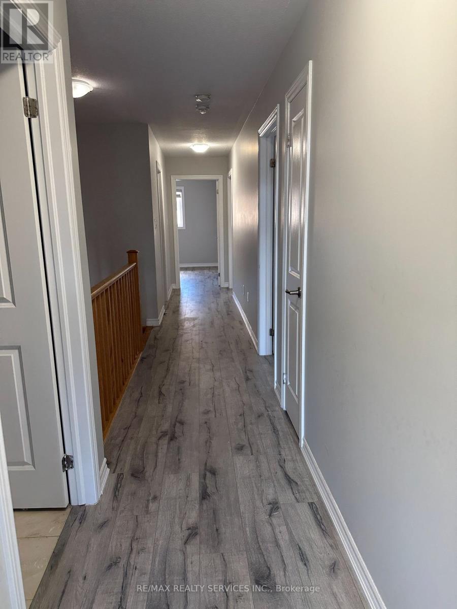 5 Hines Street, Brampton, Ontario  L7A 0G7 - Photo 9 - W12560304