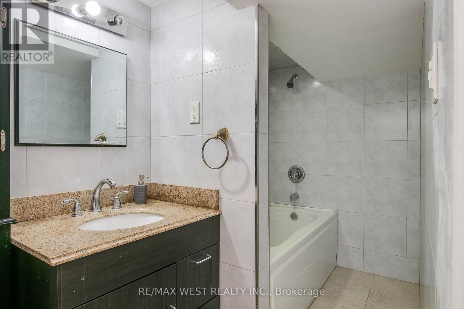 696 St Clarens Avenue, Toronto, Ontario  M6H 3X1 - Photo 16 - W12560324