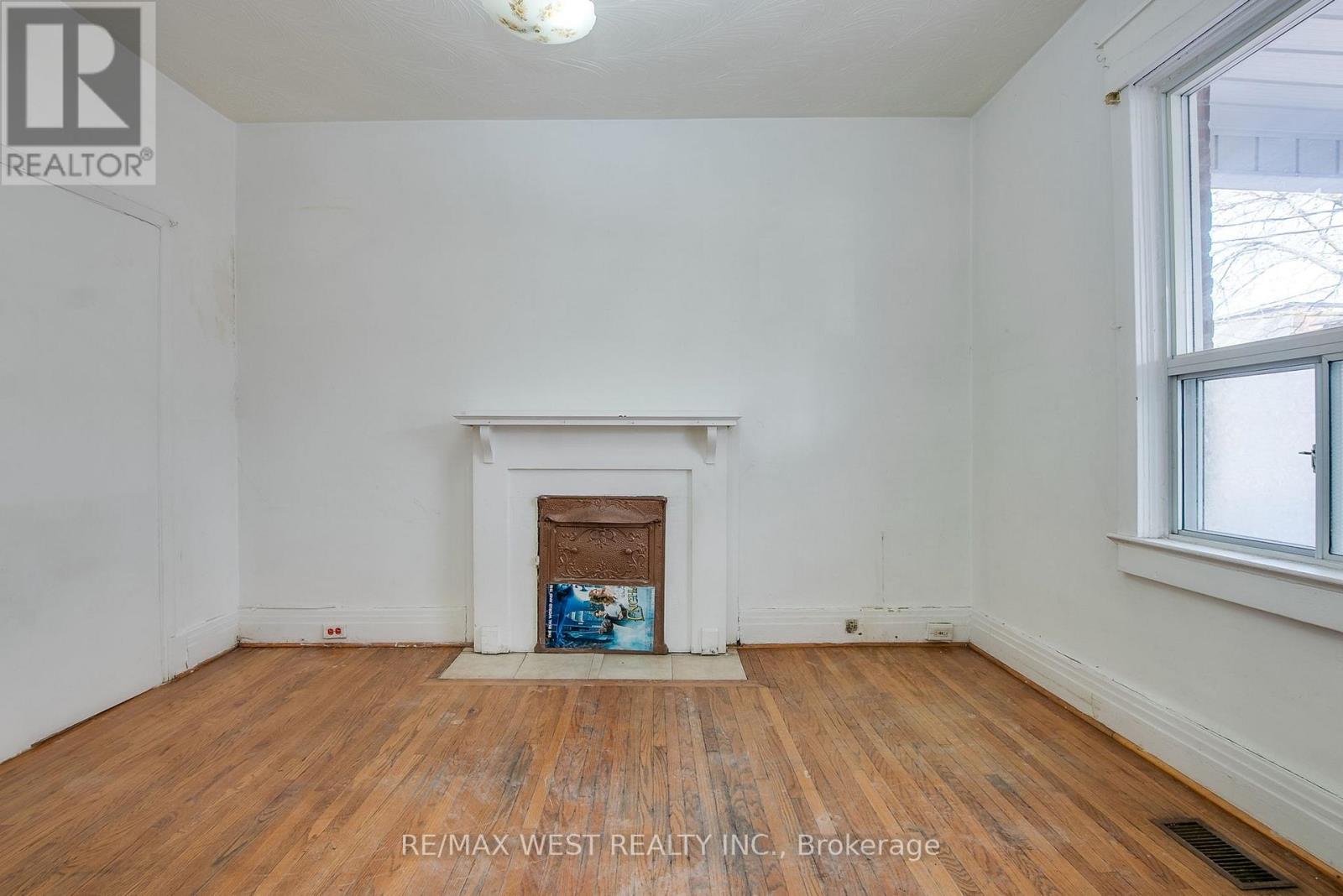 696 St Clarens Avenue, Toronto, Ontario  M6H 3X1 - Photo 2 - W12560324