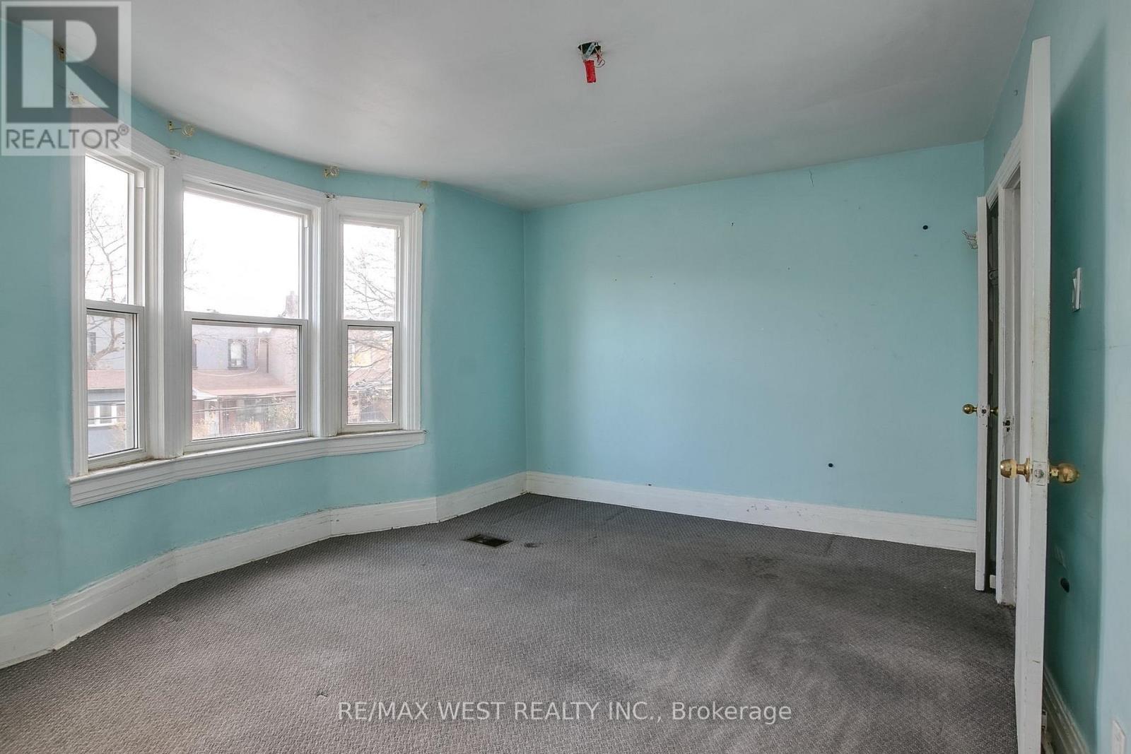 696 St Clarens Avenue, Toronto, Ontario  M6H 3X1 - Photo 7 - W12560324