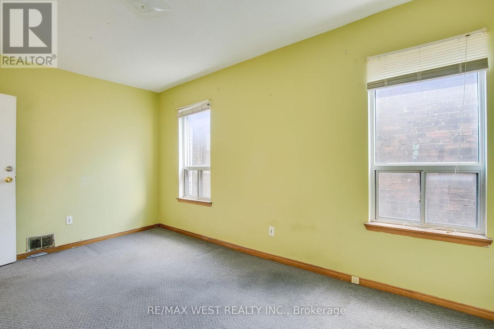 696 St Clarens Avenue, Toronto, Ontario  M6H 3X1 - Photo 8 - W12560324