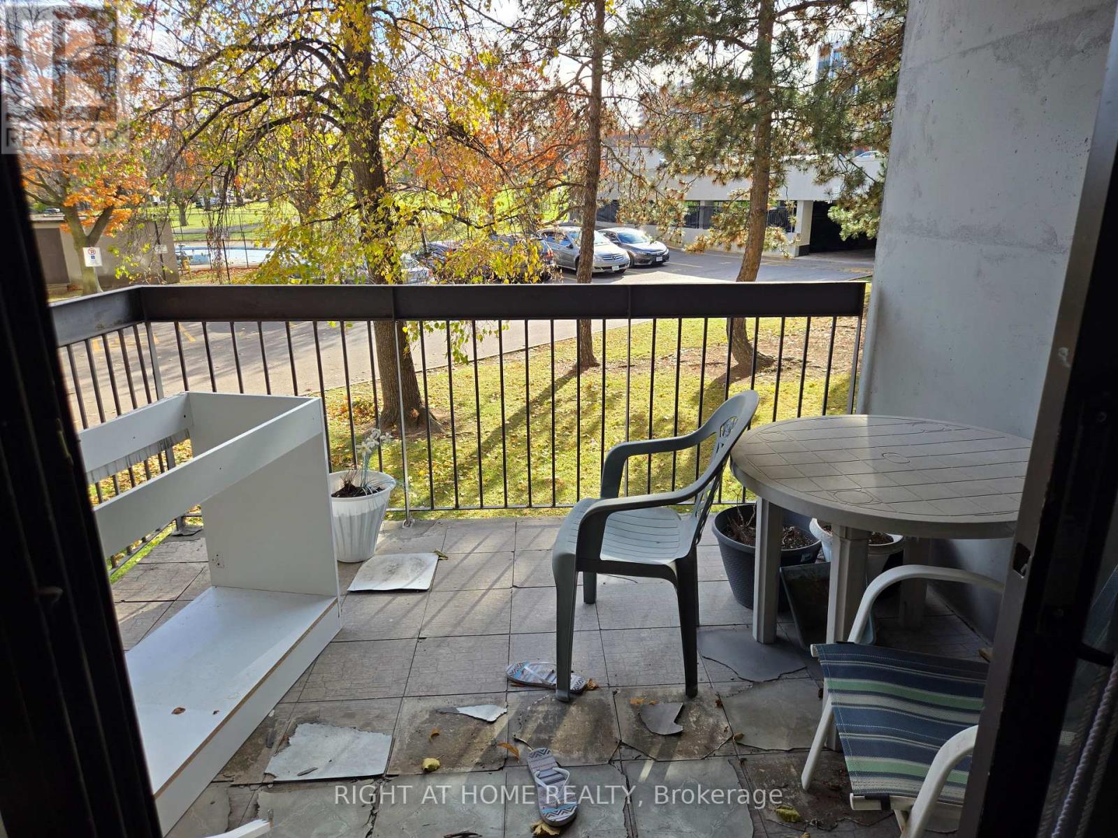 114 - 50 Mississauga Valley Boulevard, Mississauga, Ontario  L5A 3S2 - Photo 3 - W12560330