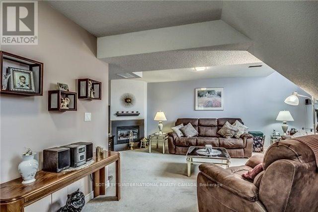 47 Hartnell Square, Brampton, Ontario  L6S 5W8 - Photo 5 - W12560338