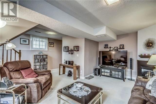 47 Hartnell Square, Brampton, Ontario  L6S 5W8 - Photo 6 - W12560338