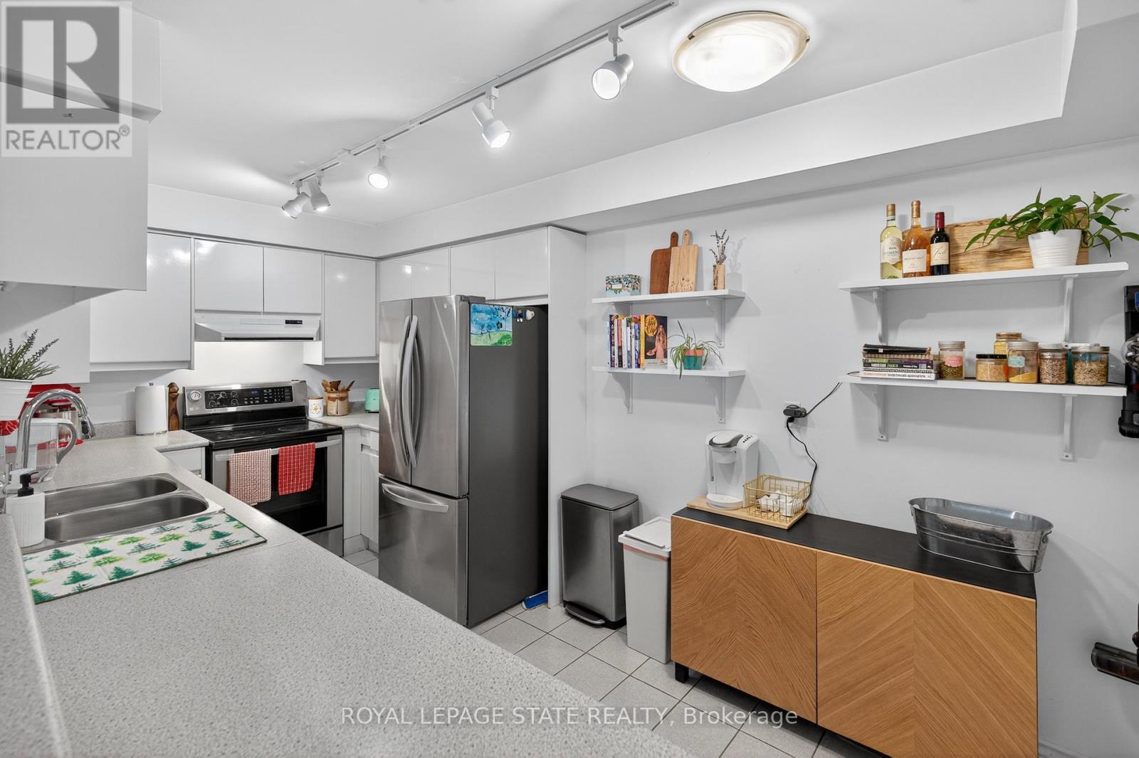 811 - 1276 Maple Crossing Boulevard, Burlington, Ontario  L7S 2J9 - Photo 11 - W12560362