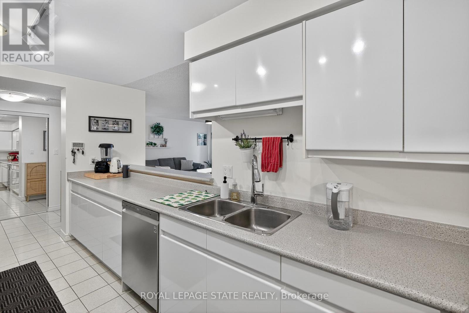 811 - 1276 Maple Crossing Boulevard, Burlington, Ontario  L7S 2J9 - Photo 12 - W12560362