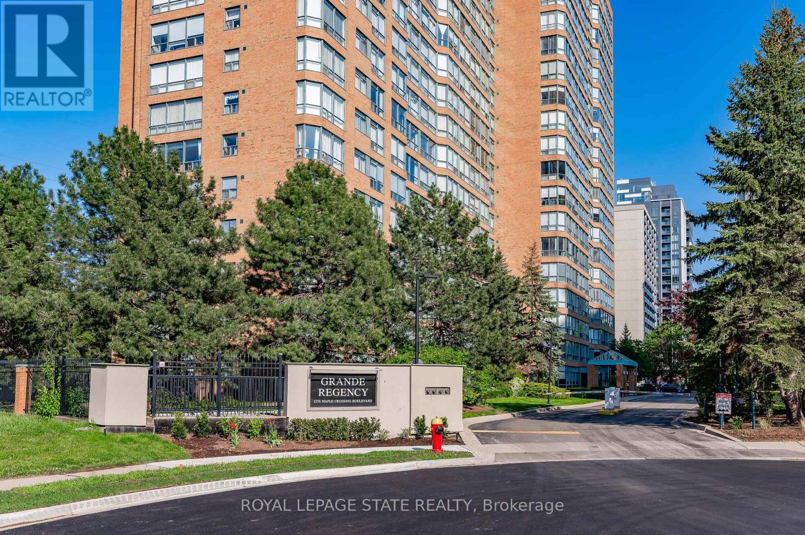 811 - 1276 Maple Crossing Boulevard, Burlington, Ontario  L7S 2J9 - Photo 2 - W12560362