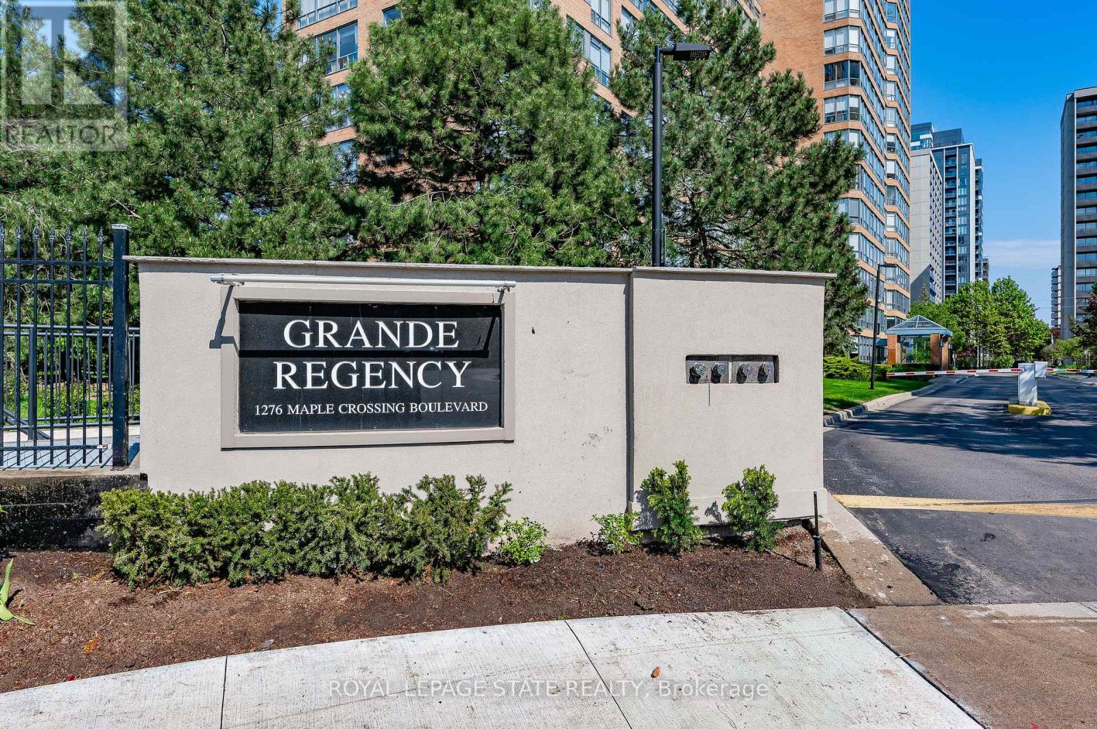 811 - 1276 Maple Crossing Boulevard, Burlington, Ontario  L7S 2J9 - Photo 3 - W12560362