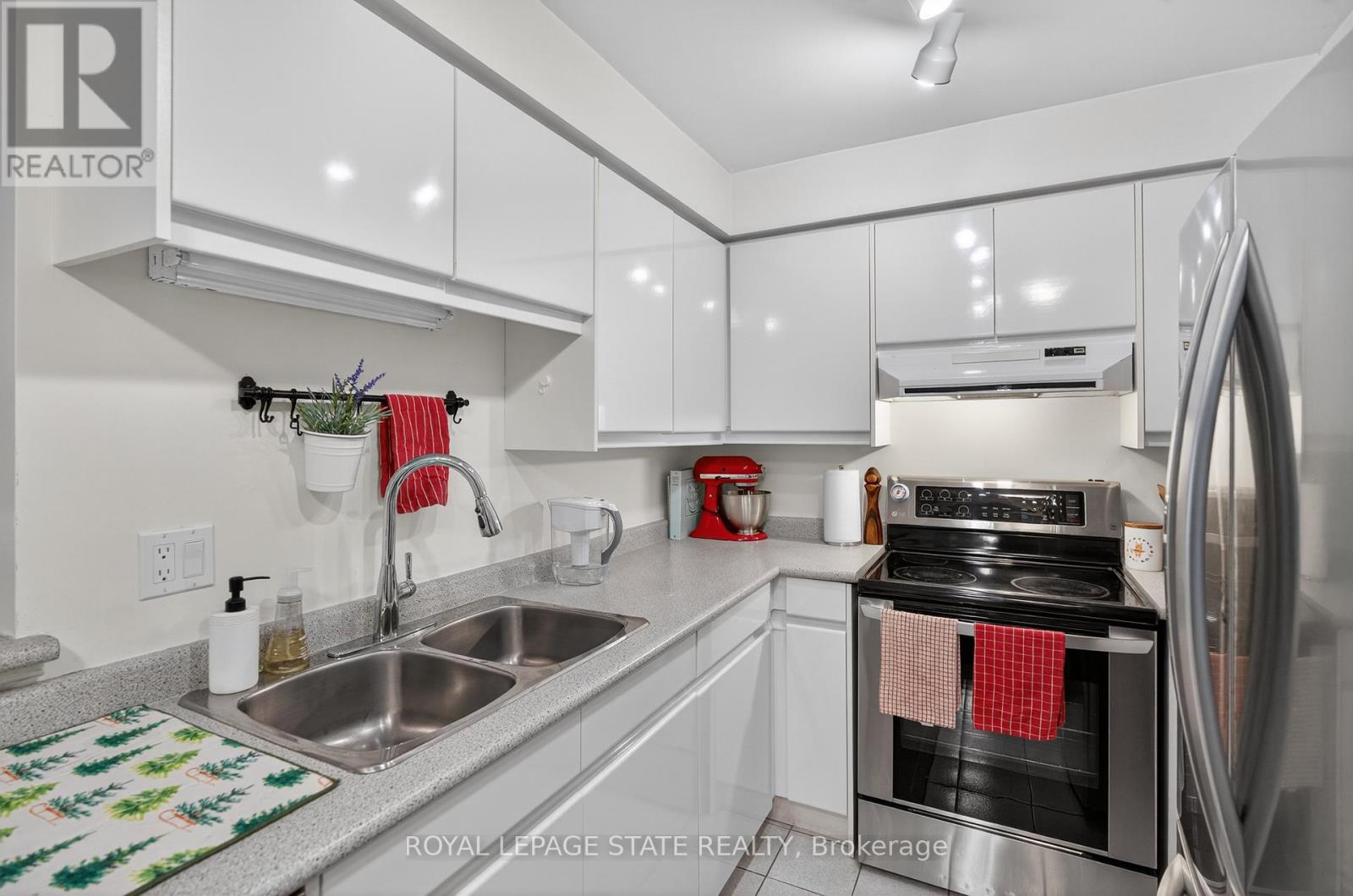 811 - 1276 Maple Crossing Boulevard, Burlington, Ontario  L7S 2J9 - Photo 9 - W12560362