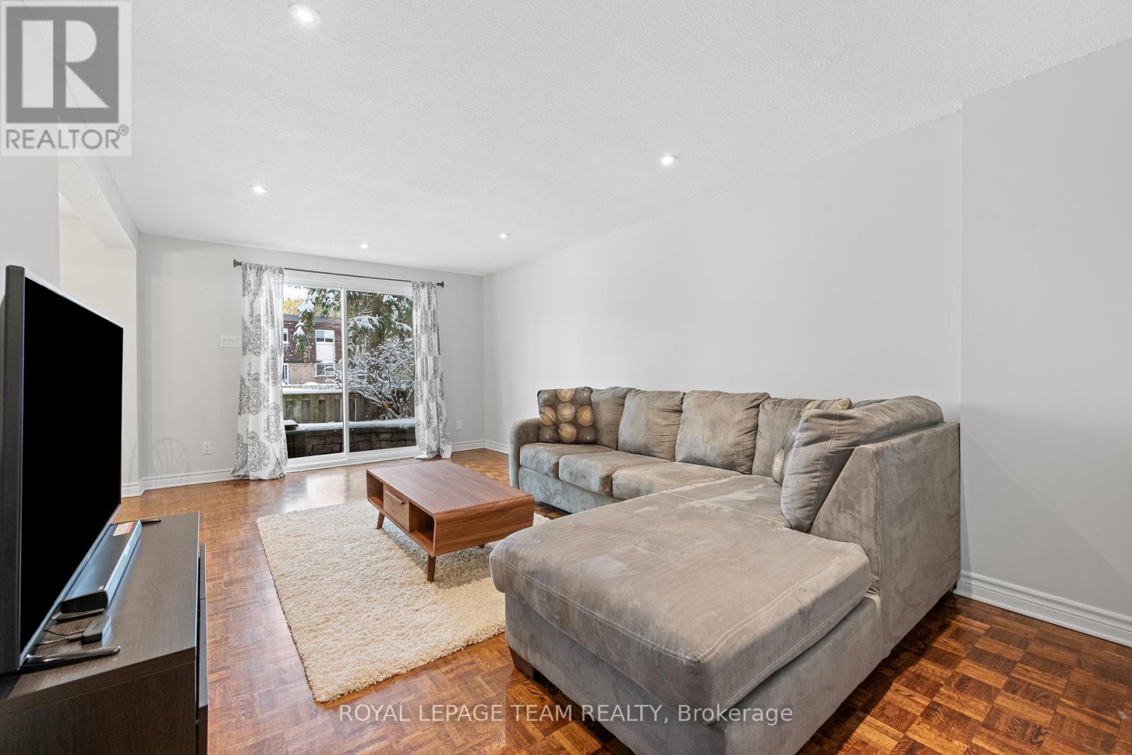 54 - 227 Ridgepark Private, Ottawa, Ontario K2G 1H1 - Photo 4 - X12560494