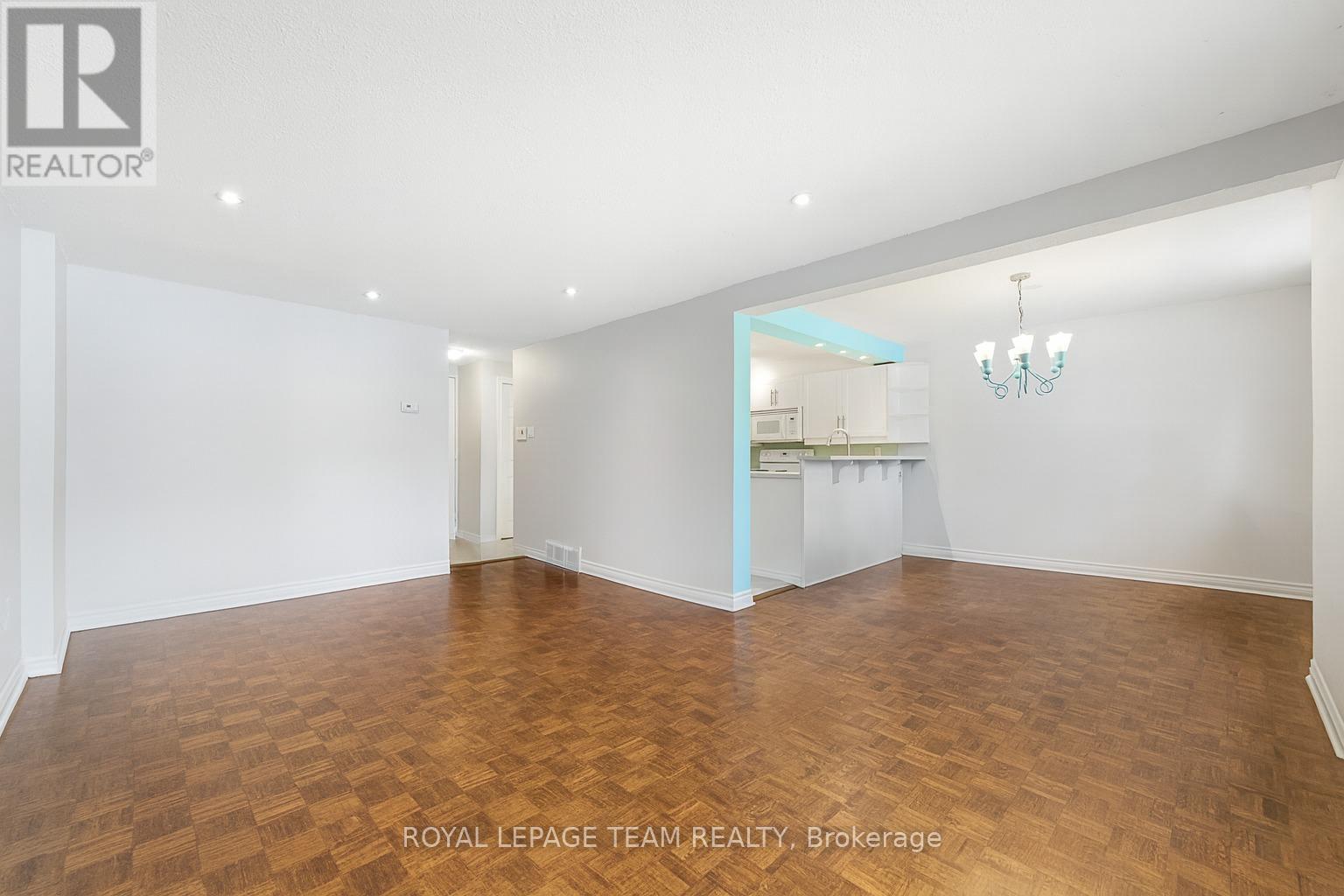 54 - 227 Ridgepark Private, Ottawa, Ontario K2G 1H1 - Photo 8 - X12560494