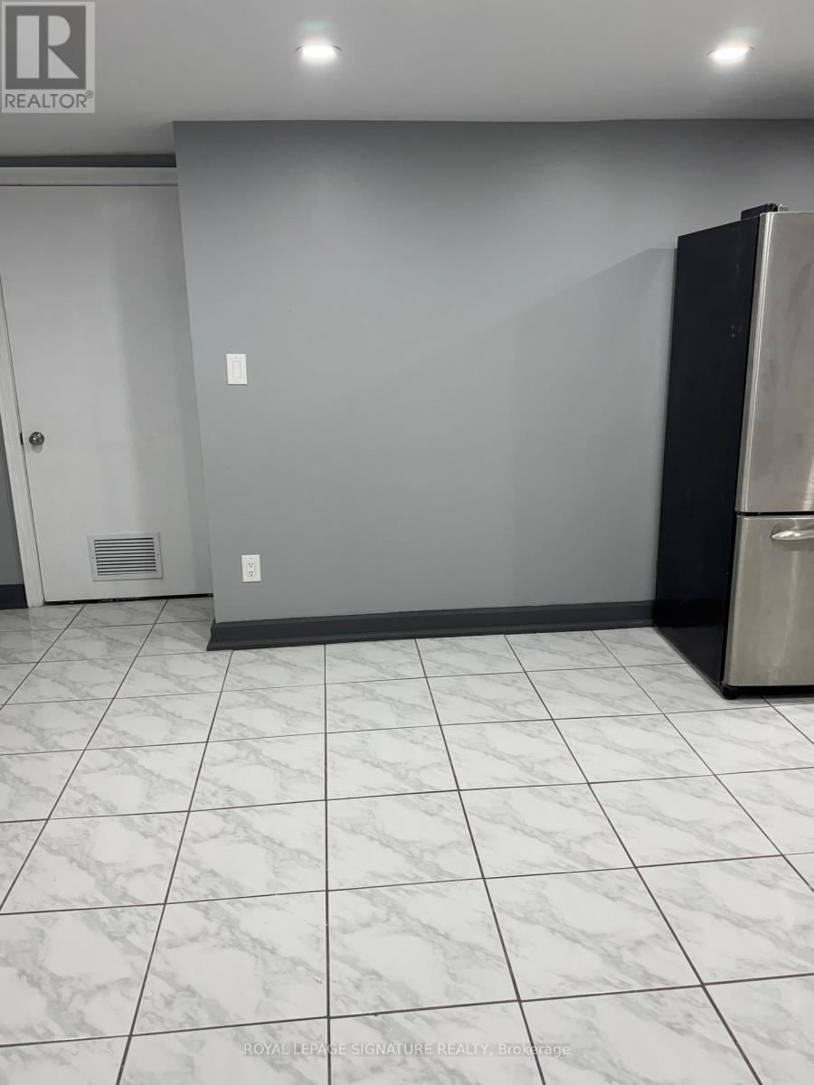 Bsmt - 23 Glen Belle Crescent, Toronto, Ontario  M6A 1S2 - Photo 5 - W12560366