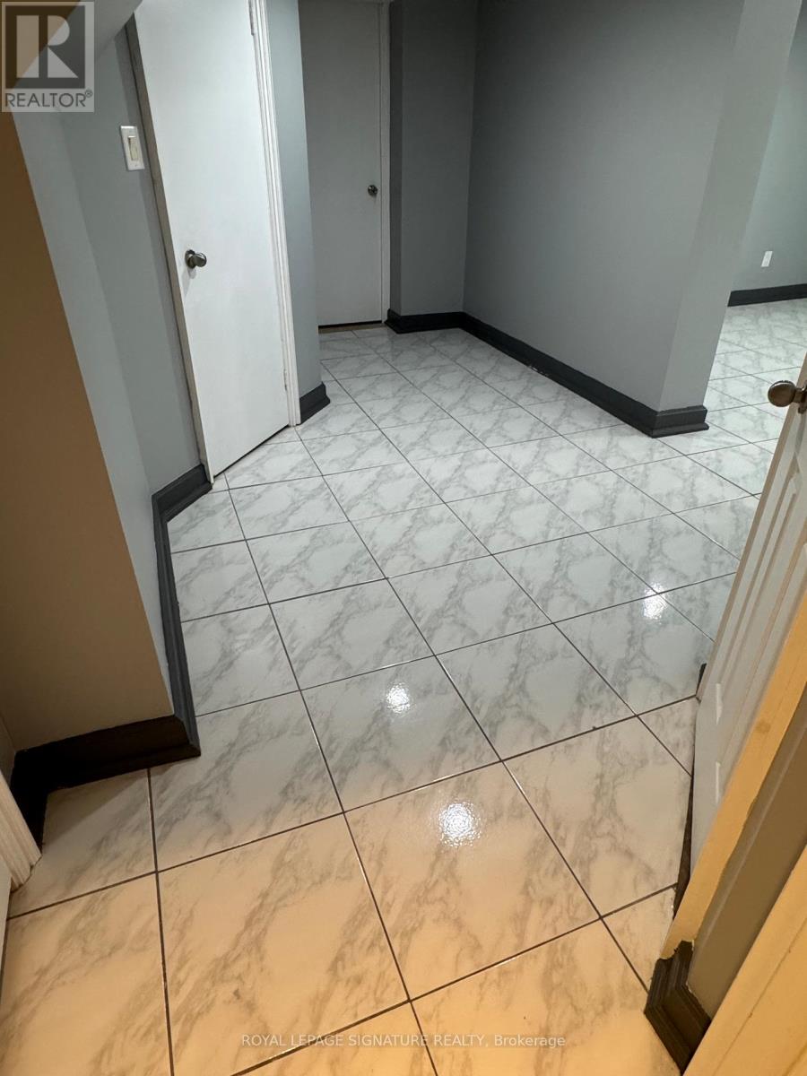 Bsmt - 23 Glen Belle Crescent, Toronto, Ontario  M6A 1S2 - Photo 6 - W12560366