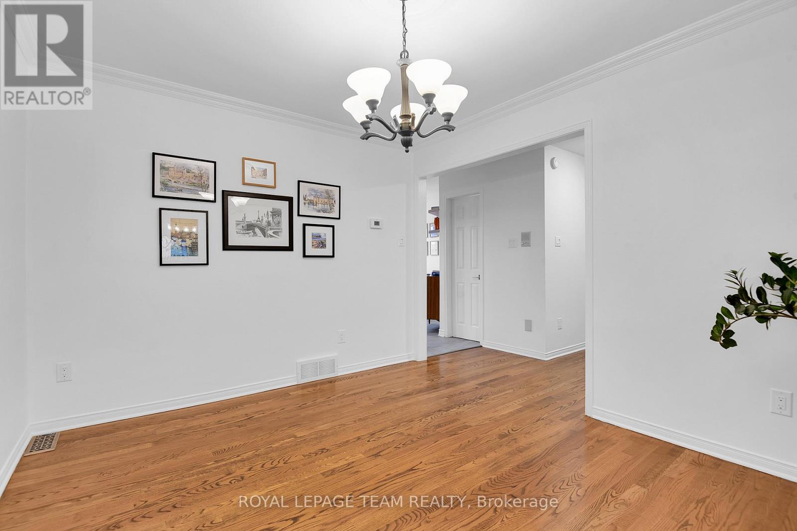 342 Templeton Street, Ottawa, Ontario K1N 9P7 - Photo 13 - X12560502