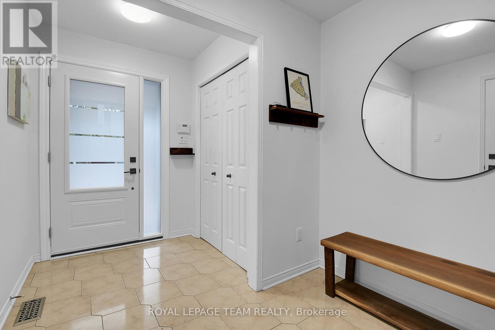 342 Templeton Street, Ottawa, Ontario K1N 9P7 - Photo 5 - X12560502