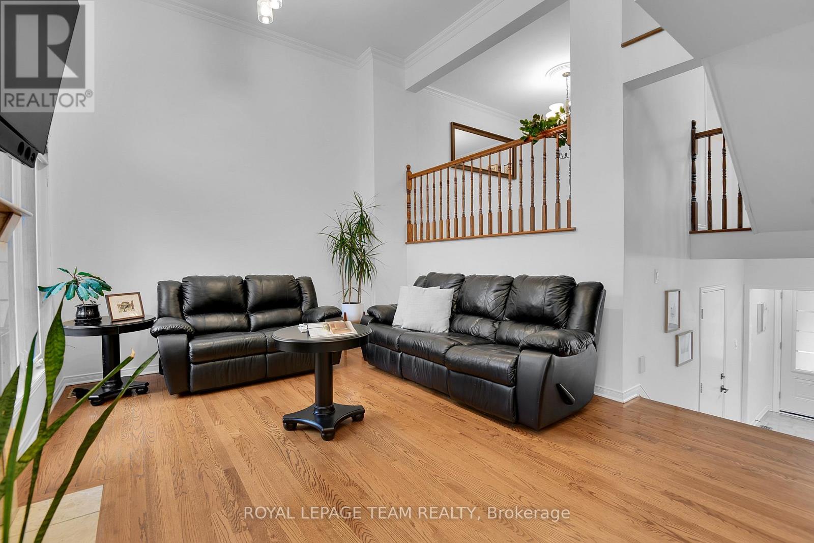 342 Templeton Street, Ottawa, Ontario K1N 9P7 - Photo 9 - X12560502