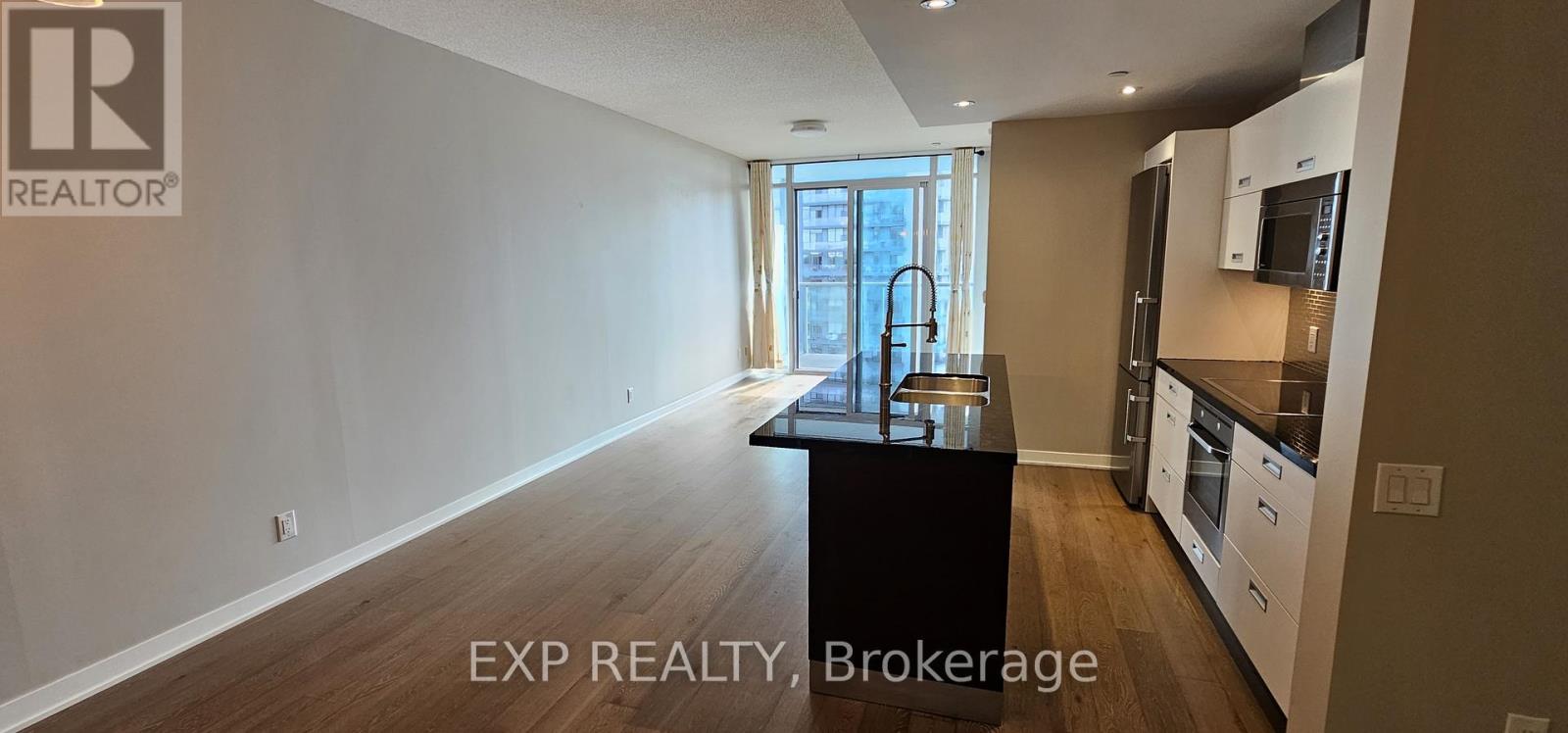 1706 - 88 Park Lawn Road, Toronto, Ontario  M8Y 0B5 - Photo 2 - W12560404