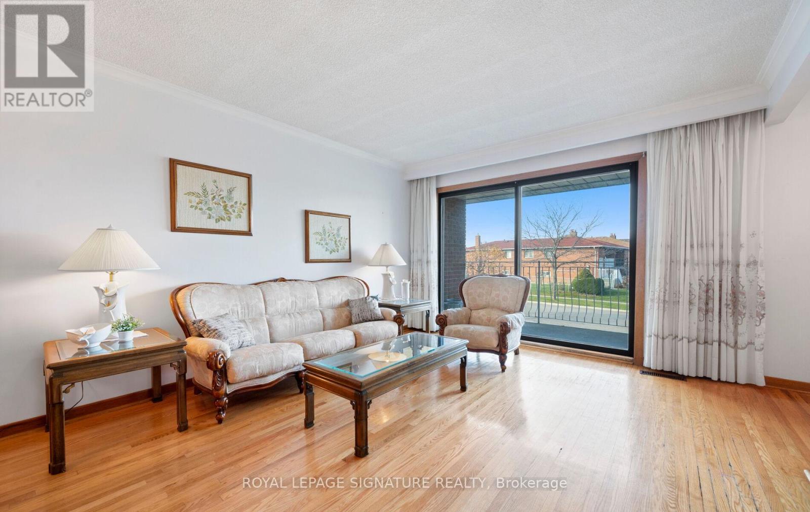 3912 Midhurst Lane, Mississauga, Ontario  L4Z 1C7 - Photo 6 - W12560406