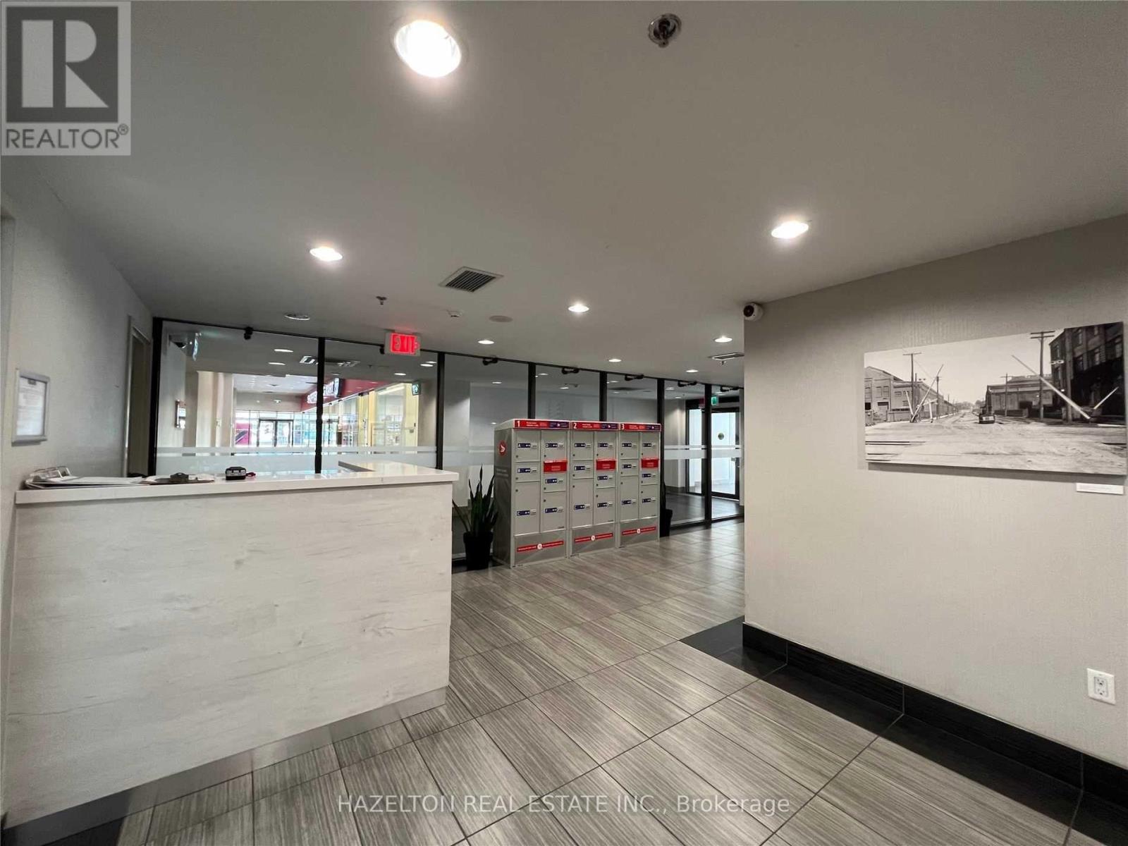 810 - 1410 Dupont Street, Toronto, Ontario  M6H 2B1 - Photo 4 - W12560414