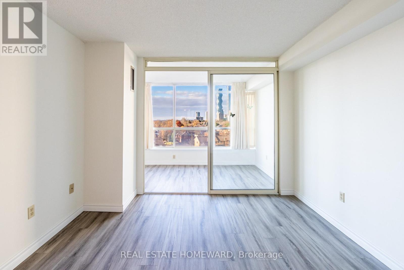 1001 - 55 Elm Drive W, Mississauga, Ontario  L5B 3Z3 - Photo 13 - W12560416