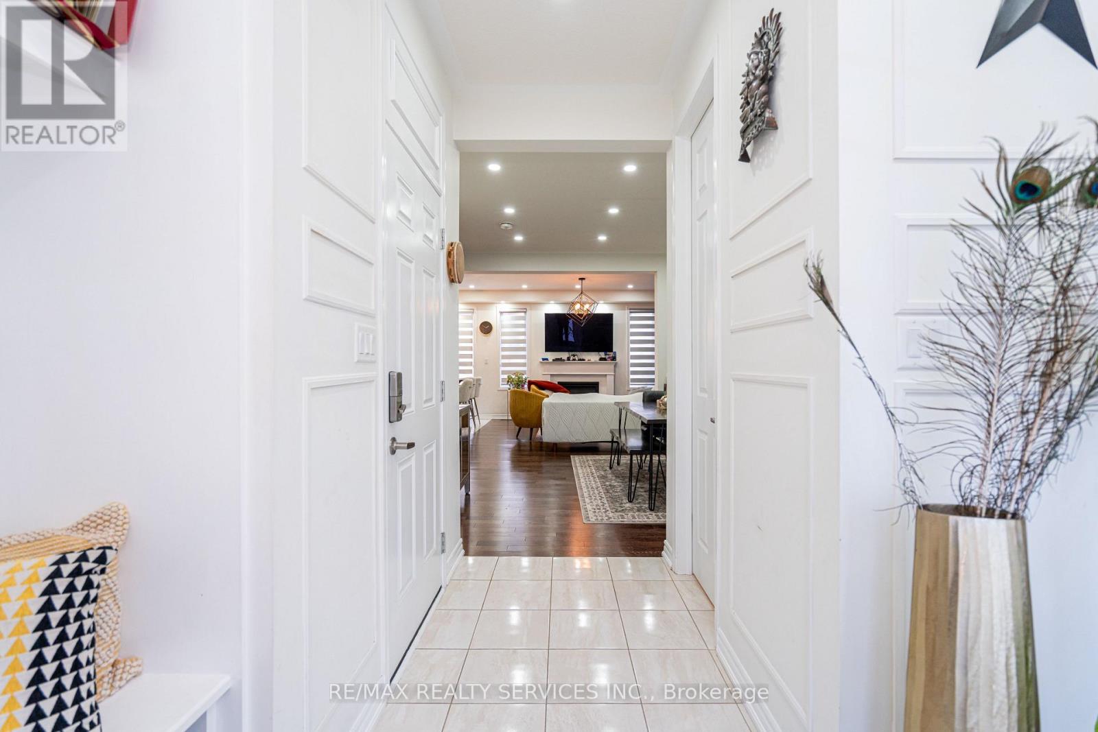 11 Cyclone Trail, Brampton, Ontario  L7A 5E8 - Photo 10 - W12560428