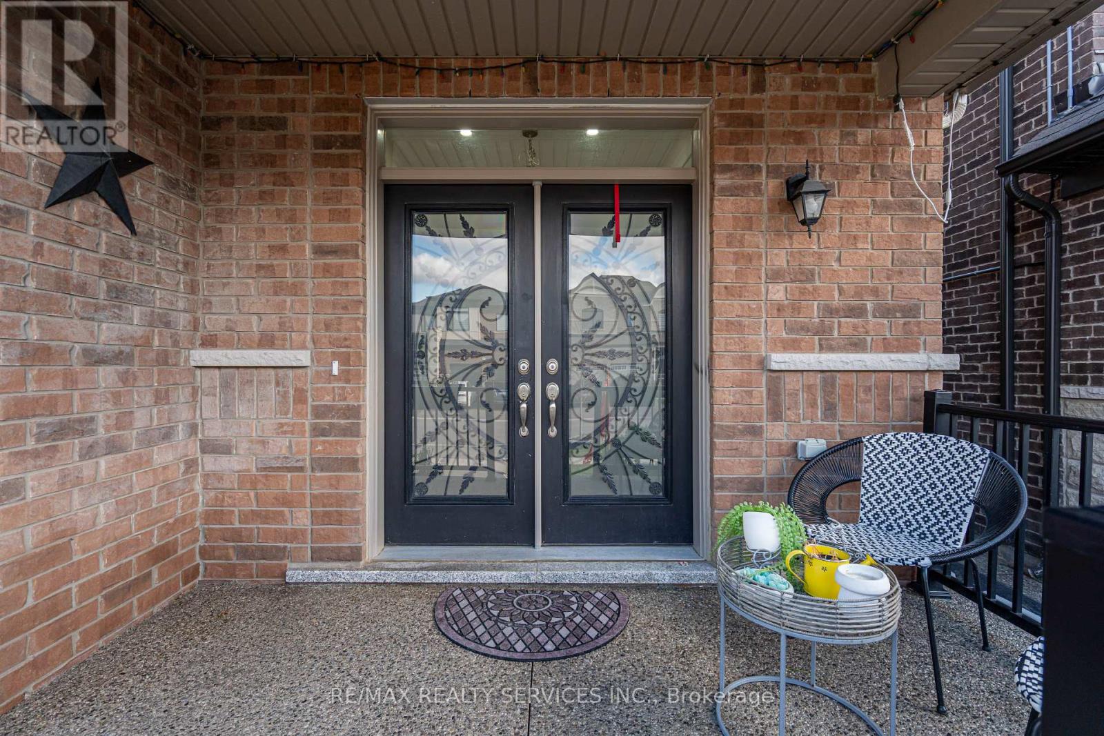 11 Cyclone Trail, Brampton, Ontario  L7A 5E8 - Photo 6 - W12560428