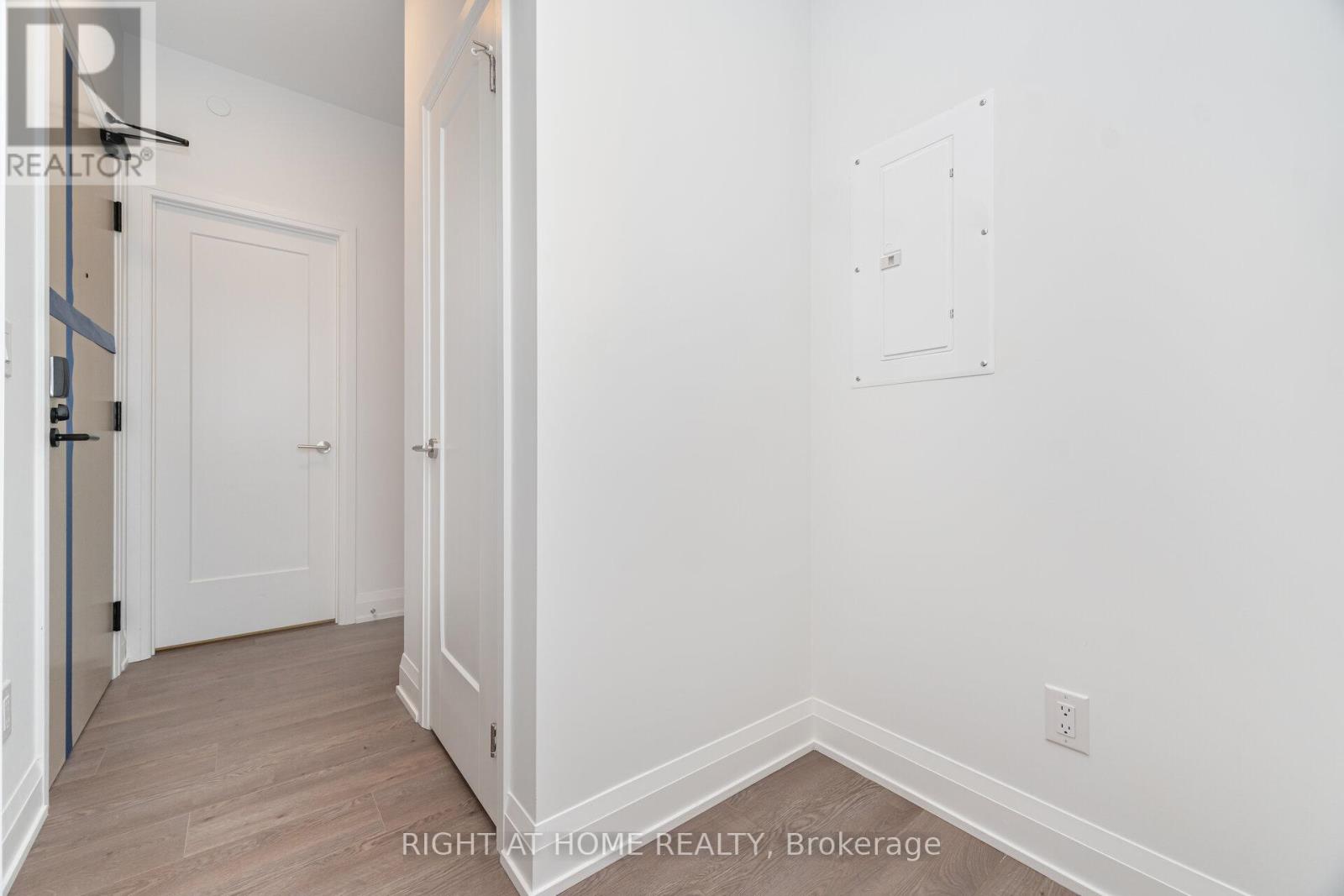 410 - 3250 Carding Mill Trail, Oakville, Ontario  L6M 5T3 - Photo 10 - W12560436