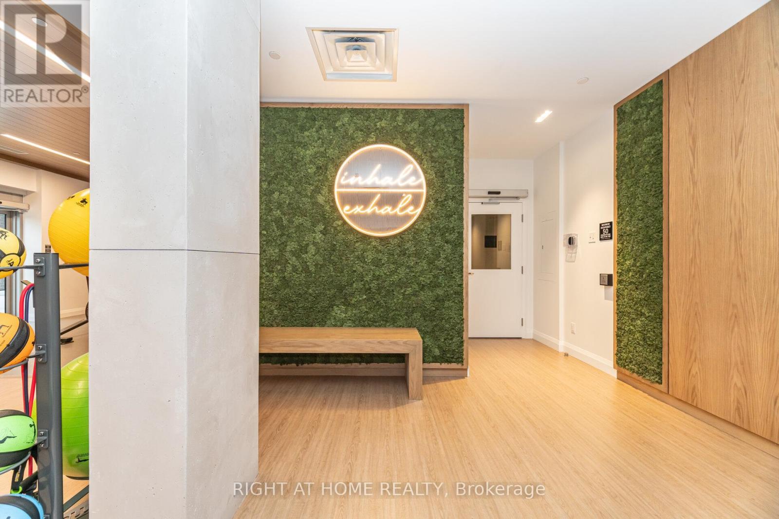 410 - 3250 Carding Mill Trail, Oakville, Ontario  L6M 5T3 - Photo 32 - W12560436