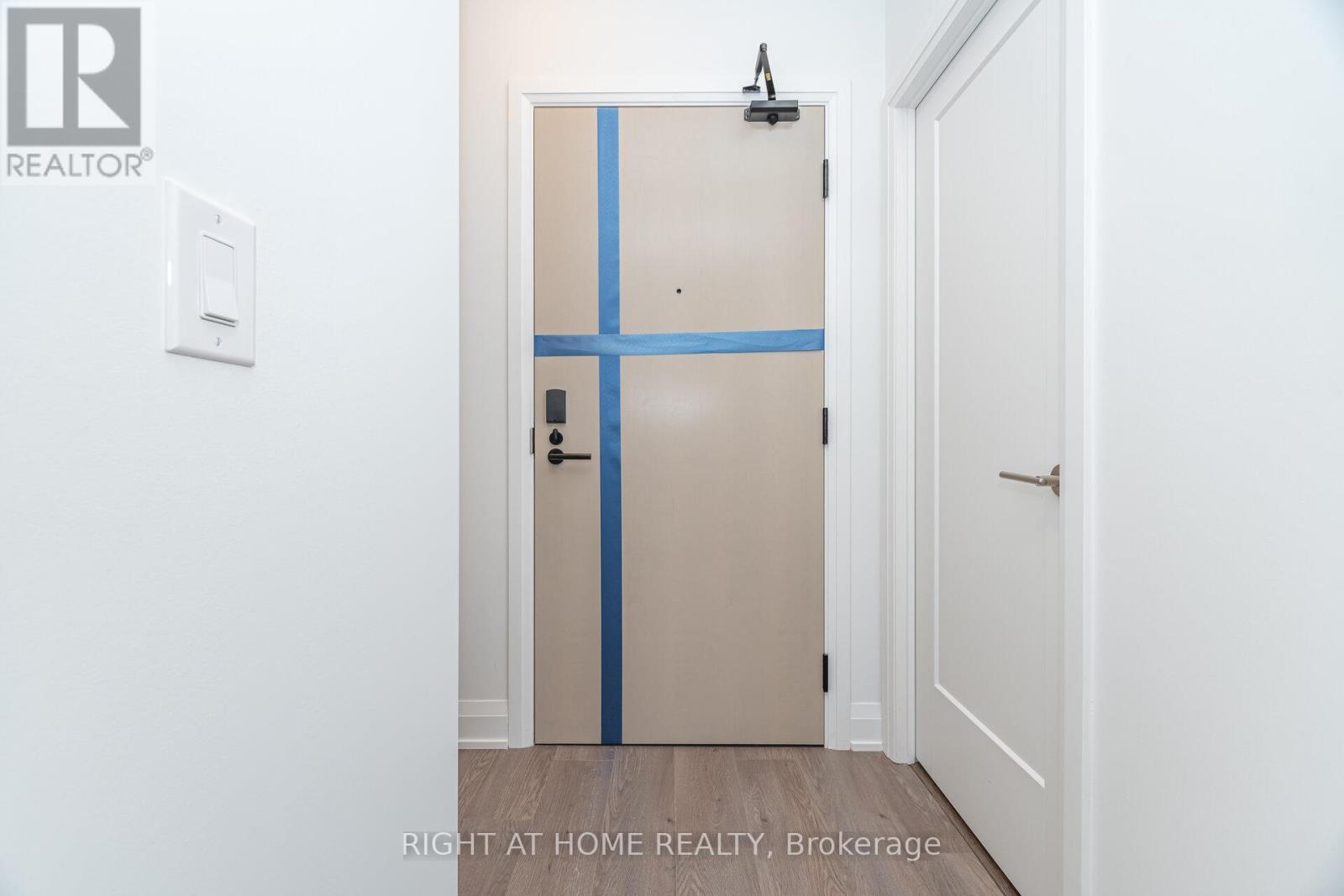 410 - 3250 Carding Mill Trail, Oakville, Ontario  L6M 5T3 - Photo 7 - W12560436