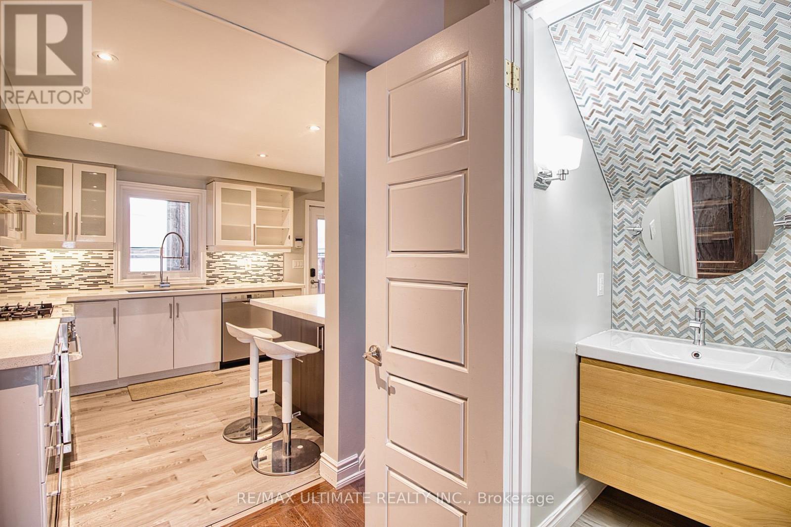 34 Brandon Avenue, Toronto, Ontario  M6H 2C9 - Photo 11 - W12560442