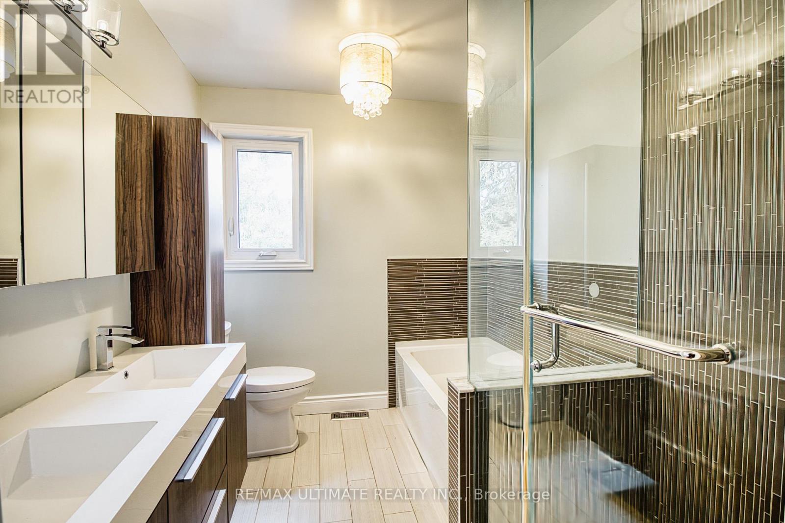 34 Brandon Avenue, Toronto, Ontario  M6H 2C9 - Photo 12 - W12560442