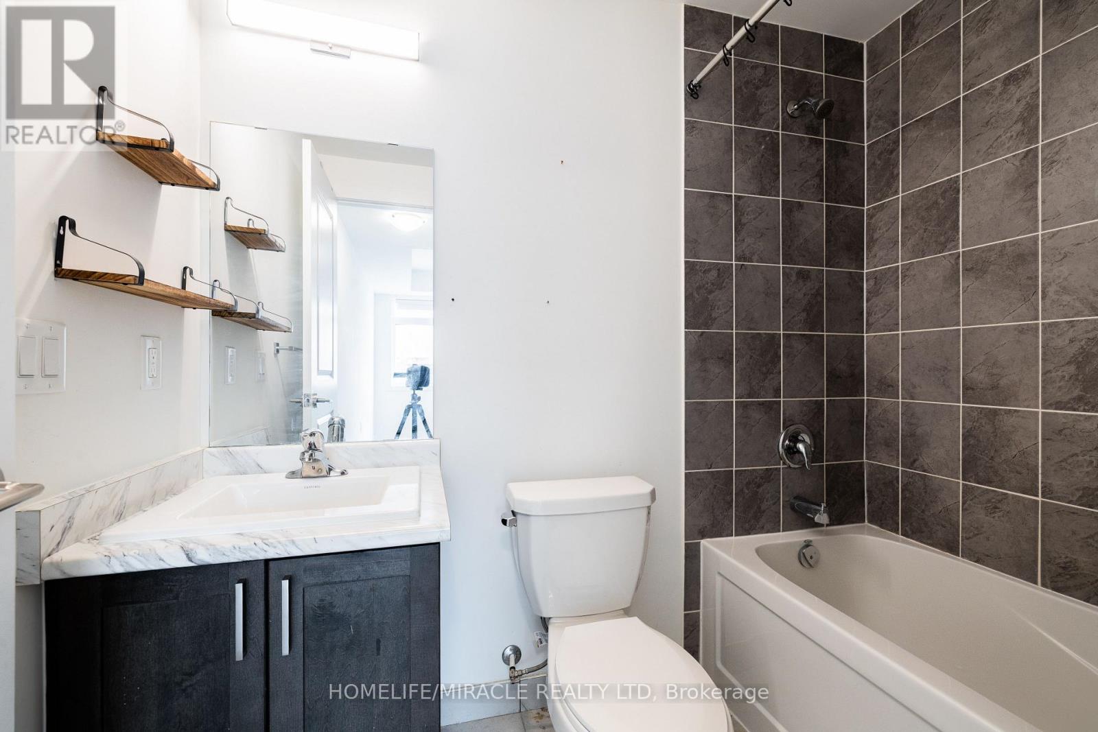 134 - 1060 Douglas Mccurdy Comm Road, Mississauga, Ontario  L5G 0C6 - Photo 21 - W12560452