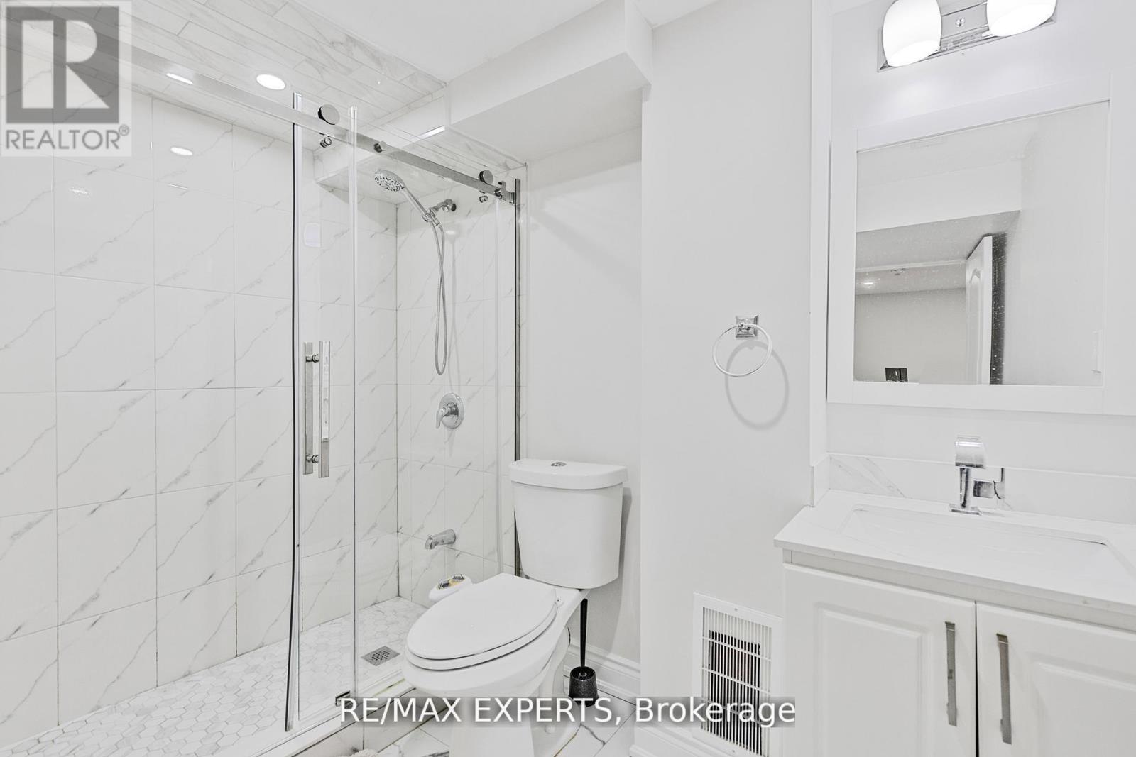 36 Elderwood Place, Brampton, Ontario  L6V 3N3 - Photo 13 - W12560462