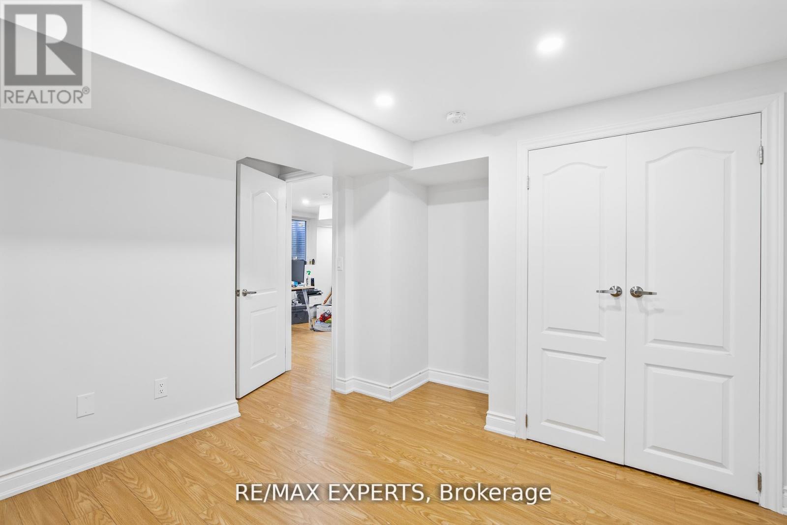 36 Elderwood Place, Brampton, Ontario  L6V 3N3 - Photo 4 - W12560462