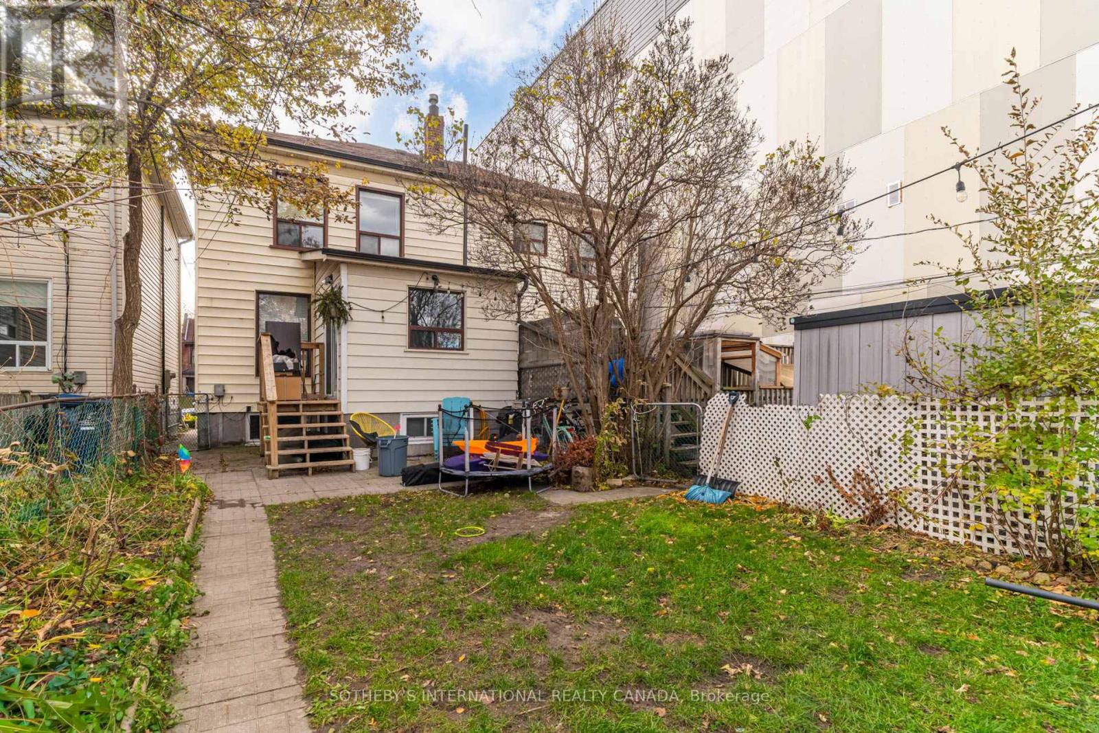 3254 Dundas Street W, Toronto, Ontario M6P 2A3 - Photo 19 - W12542652