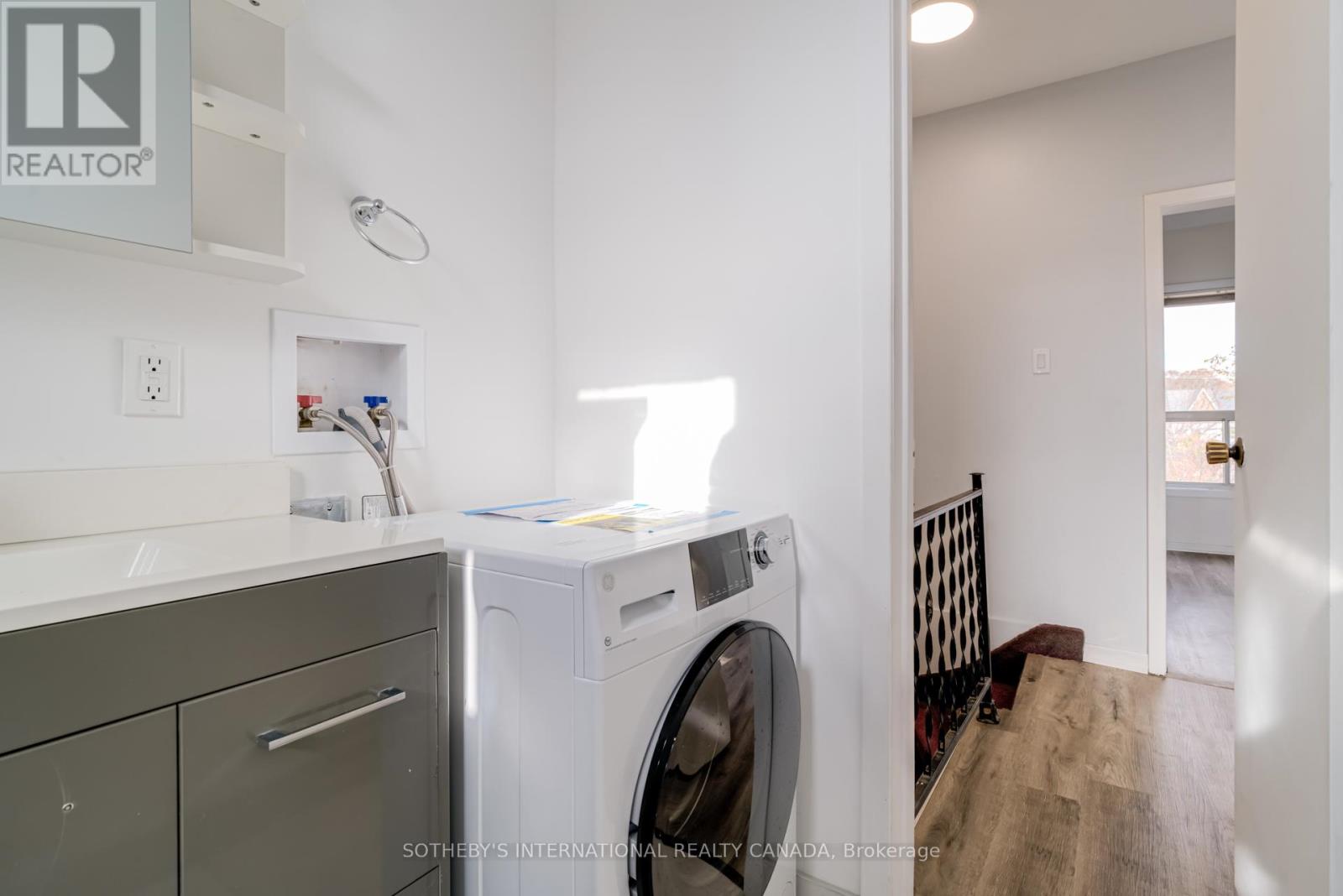 3254 Dundas Street W, Toronto, Ontario M6P 2A3 - Photo 17 - W12542652