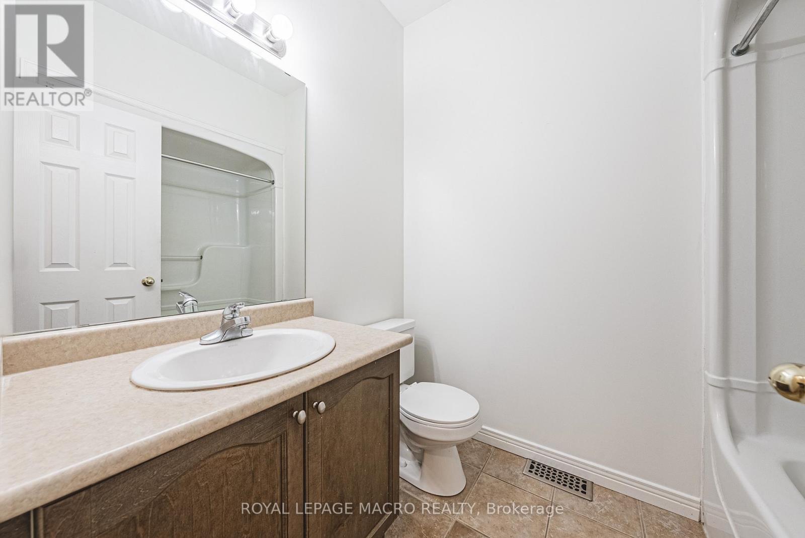 3 - 163 Livingston Avenue, Grimsby, Ontario  L3M 5S8 - Photo 21 - X12560316