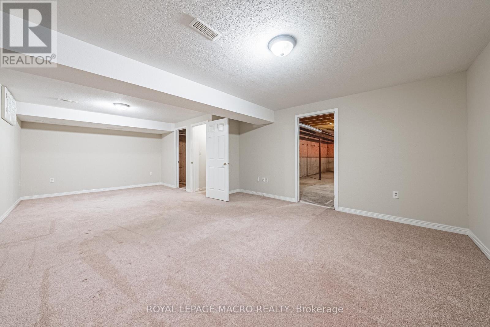 3 - 163 Livingston Avenue, Grimsby, Ontario  L3M 5S8 - Photo 22 - X12560316