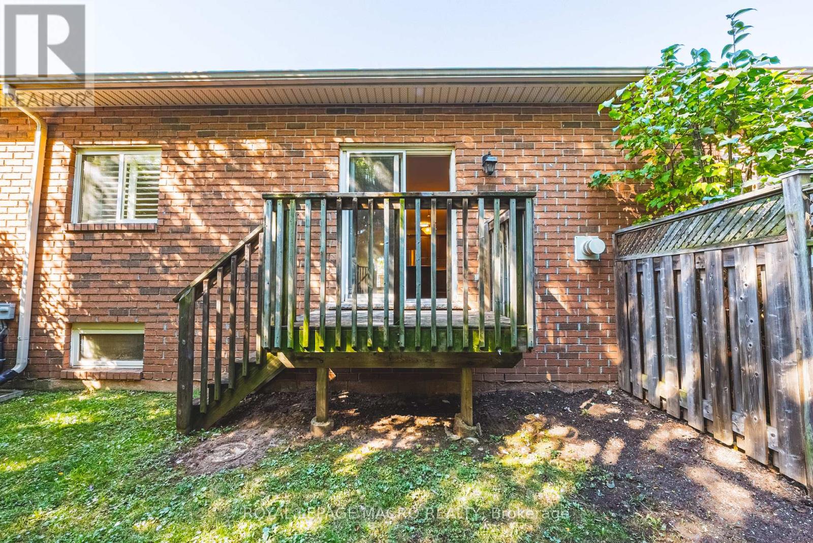 3 - 163 Livingston Avenue, Grimsby, Ontario  L3M 5S8 - Photo 32 - X12560316