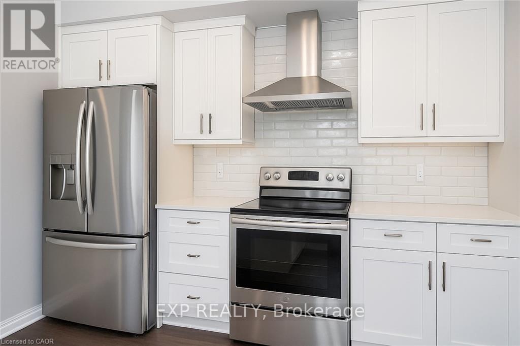 190 Oat Lane, Kitchener, Ontario  N2R 1R7 - Photo 5 - X12560380